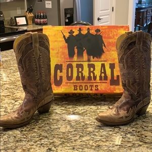 Corral Cowboy Boots. Excellent condition. Sz 8
